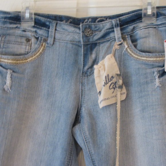 Vanilla Star Jeans Size 9 NWT $39.50 Distressed Ripped Light Wash Belt Included - Picture 2 of 6